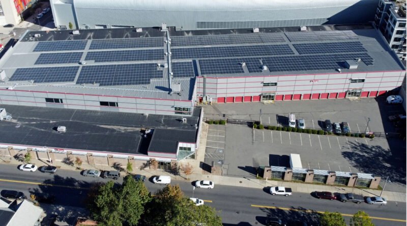 8,5 miljoen vierkante voet commerciële dakzonnepanelen, 40 kW onboard-lader en scheepvaart die overgaat op ammoniak — Cleantech News